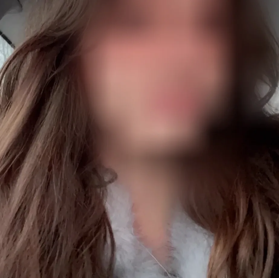 Angelika, 23