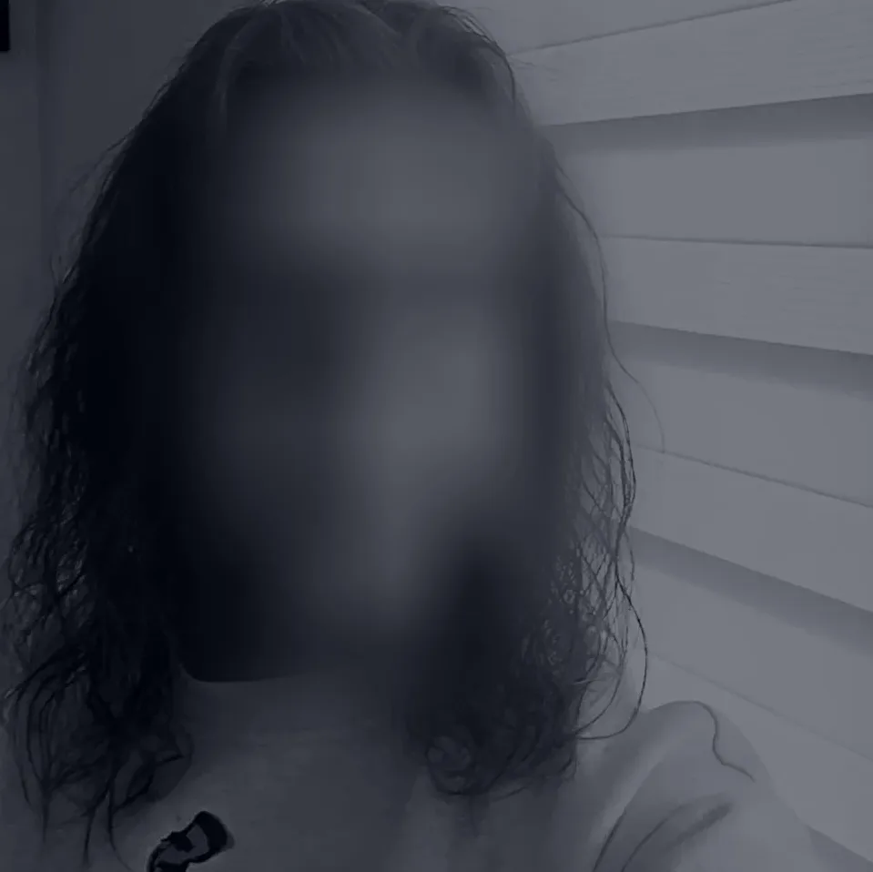 Clara, 33
