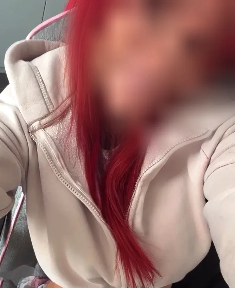 Corinna, 32