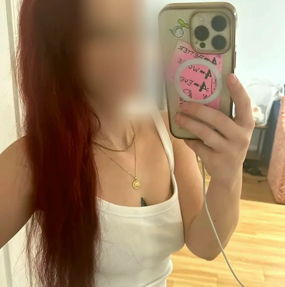 Elena, 28