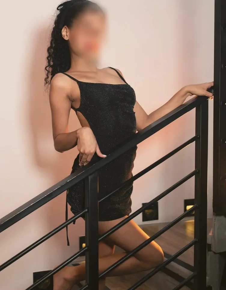 Emma, 34