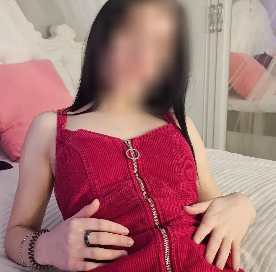Laura, 22