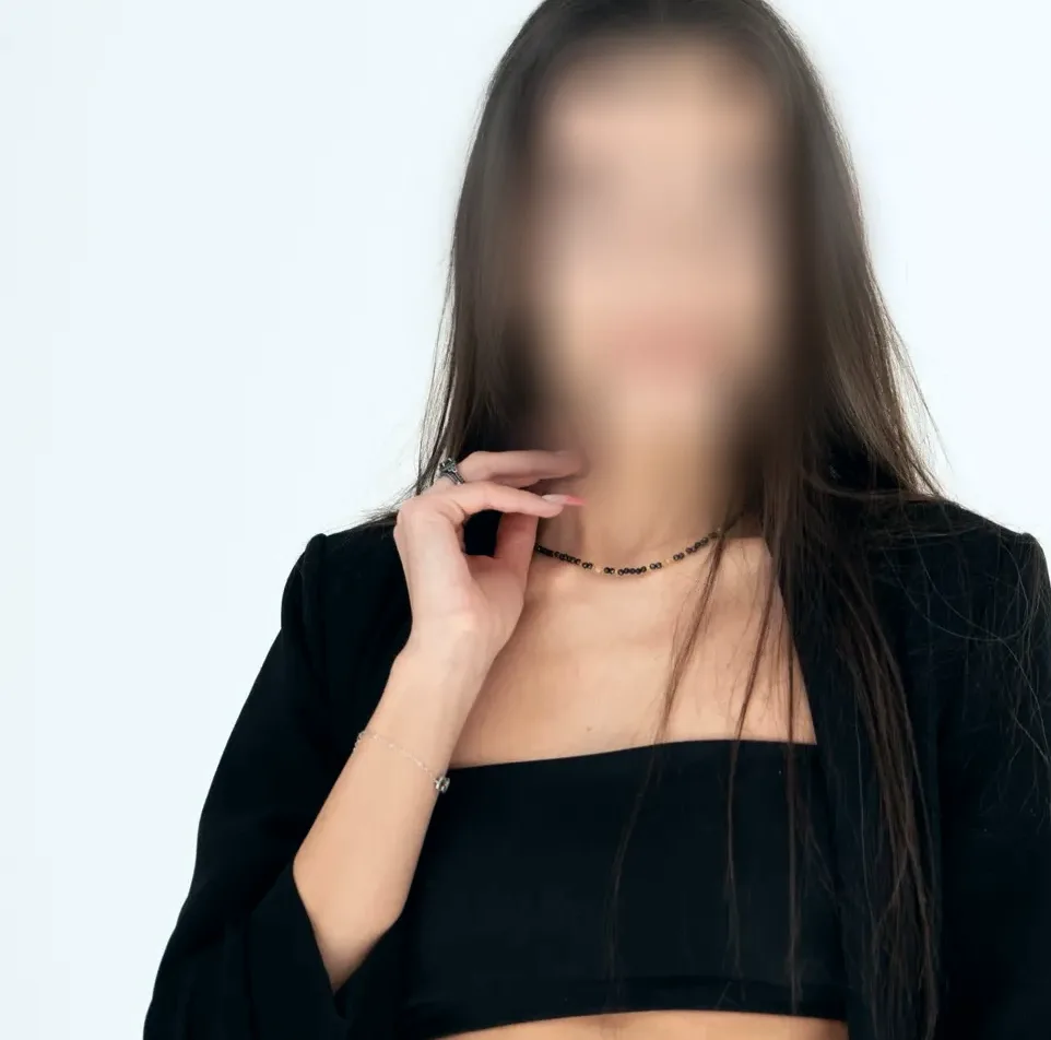 Miriam, 28