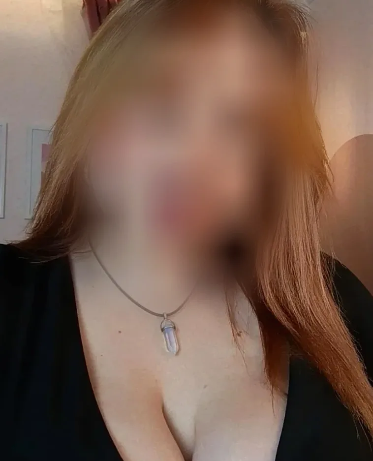 Nicole, 26
