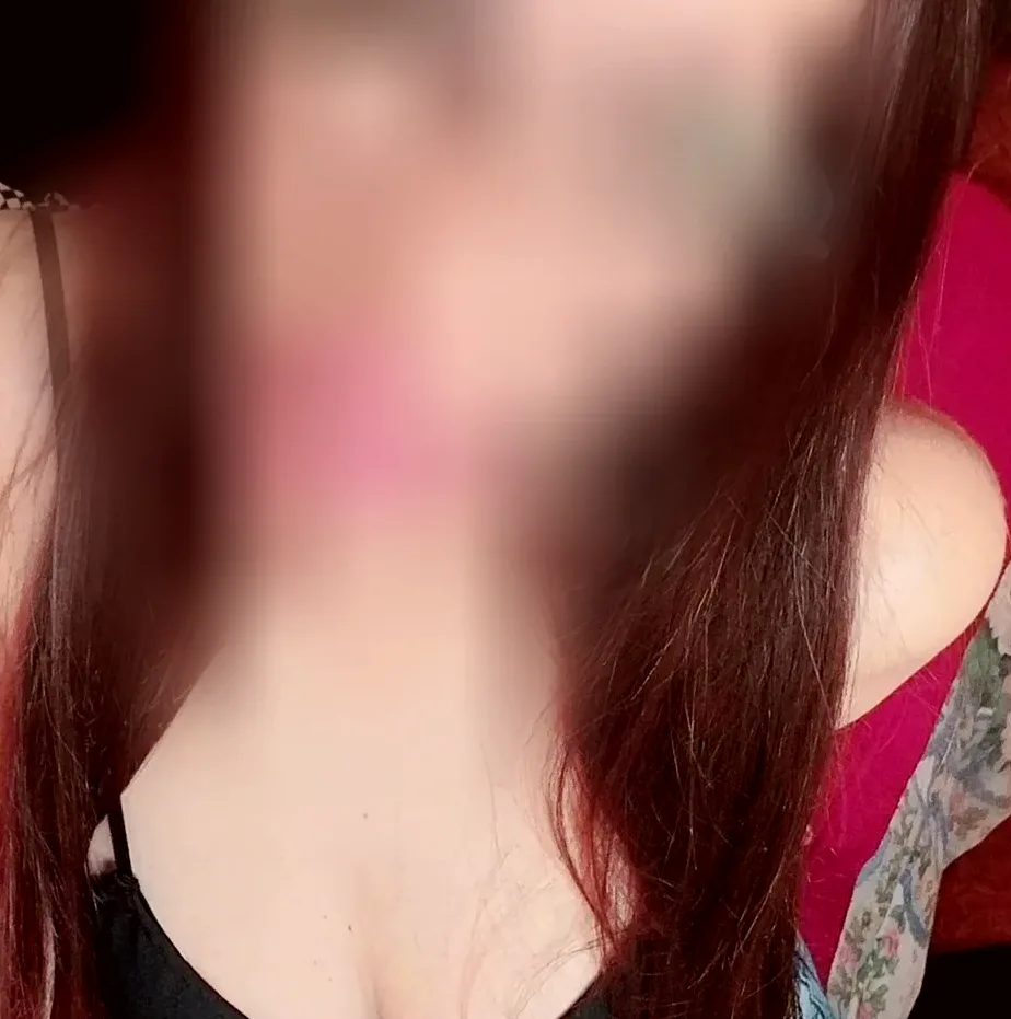 Nora, 37