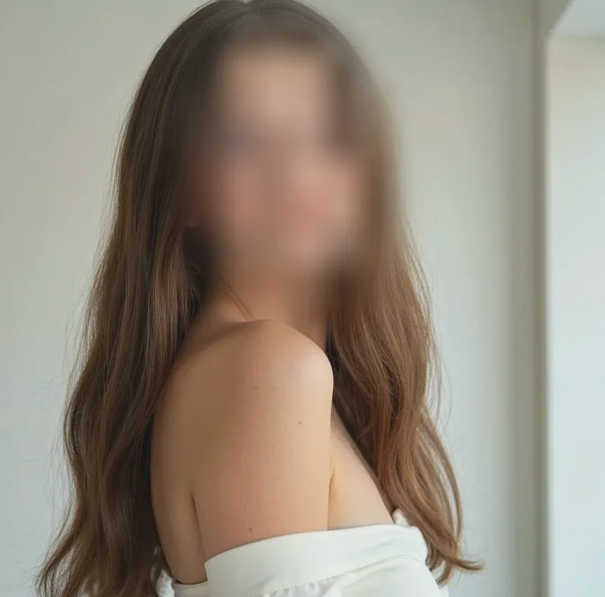 Sabrina, 26
